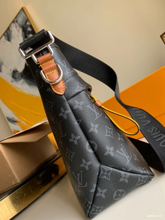 WIS BAG MESSENGER LOUIS VUITTON 1221